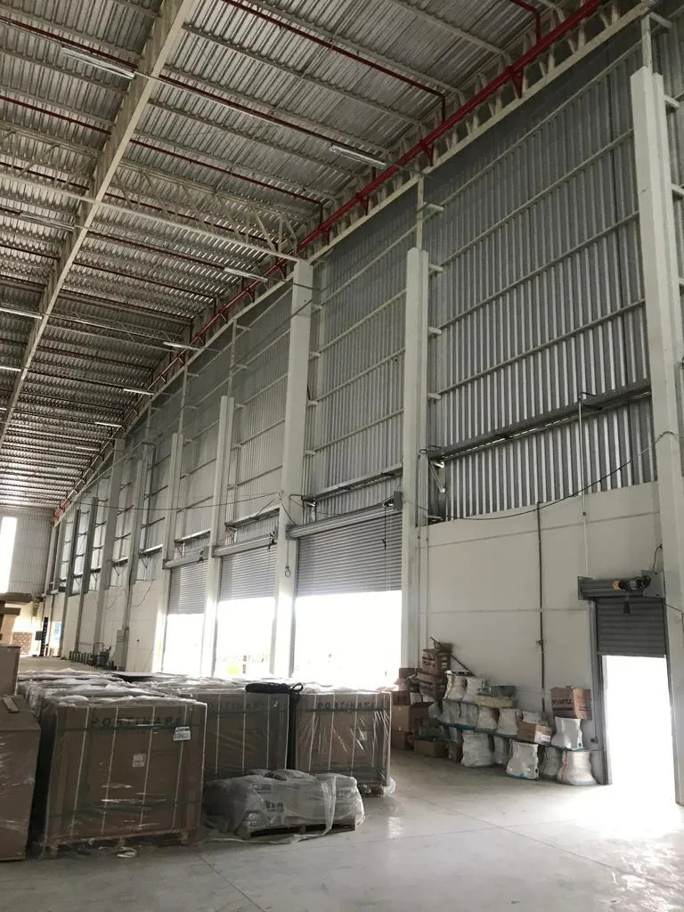 instalação de porta de enrolar automática para comércios indústrias e residências